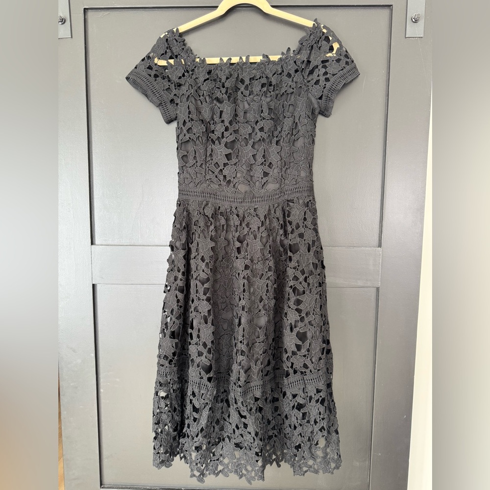 NWT lace Midi dress, women’s size medium